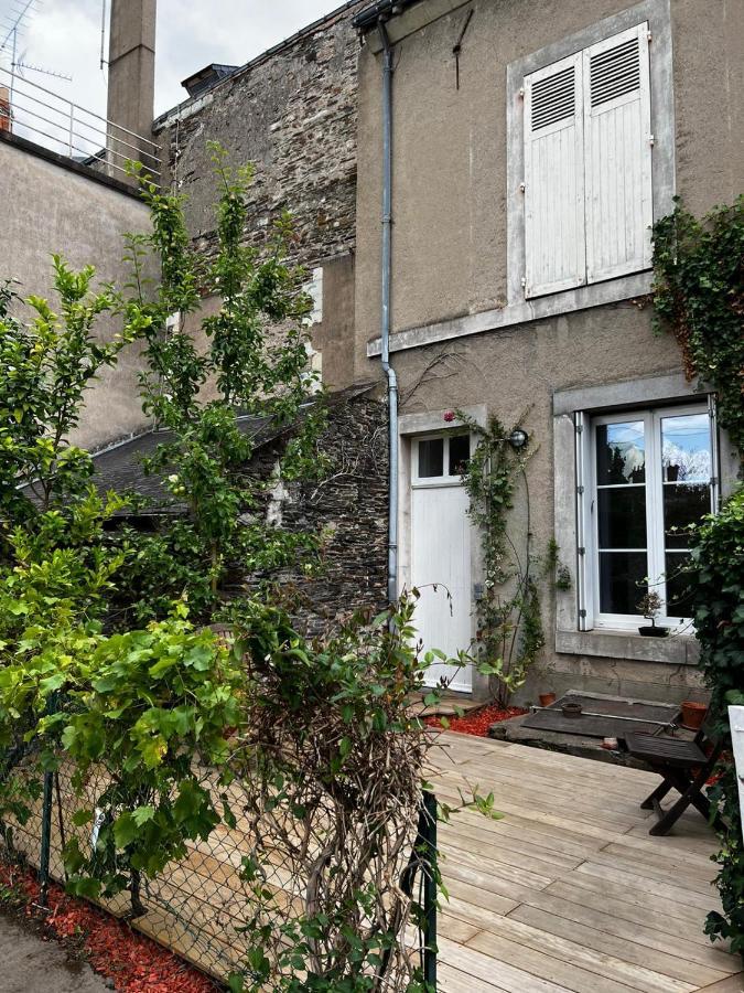 Charmant Studio Au Calme Terrasse Privee Place De Parking Securisee 昂热 外观 照片